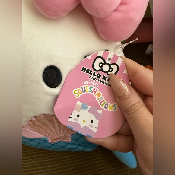 Hello Kitty mermaid squishmallow - Picture 2 of 2